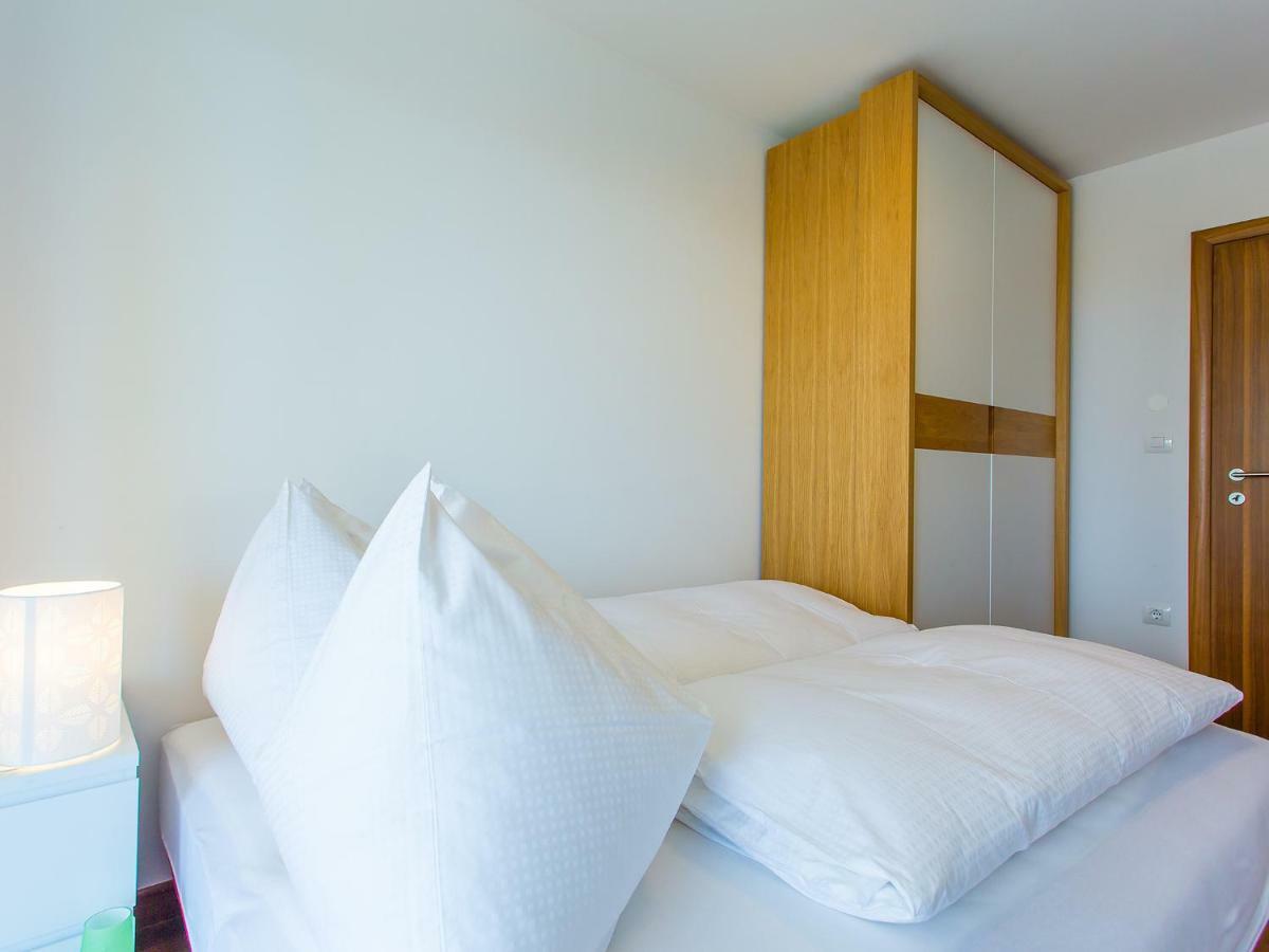 Apartment Maestral Porec Bagian luar foto