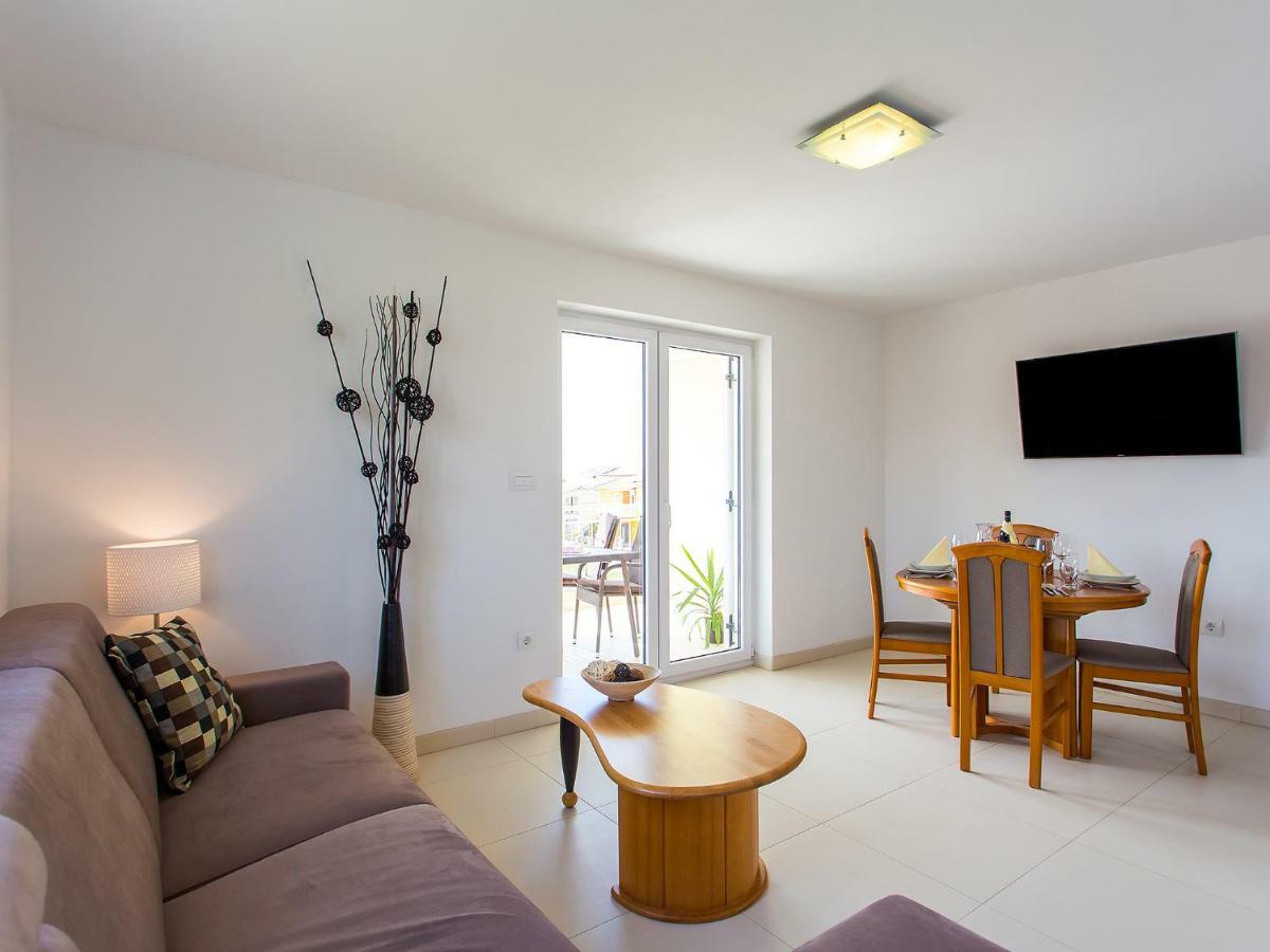 Apartment Maestral Porec Bagian luar foto