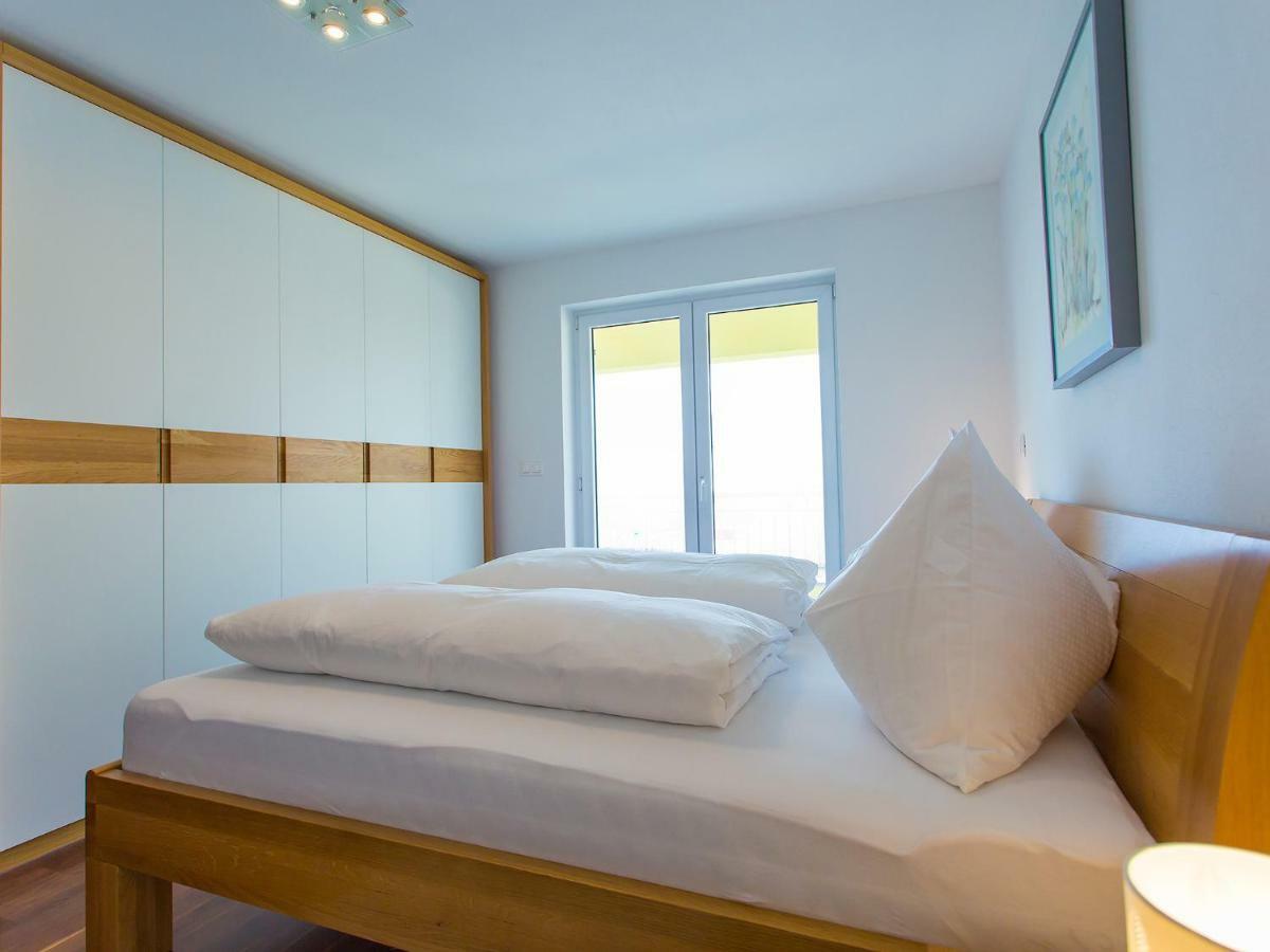Apartment Maestral Porec Bagian luar foto