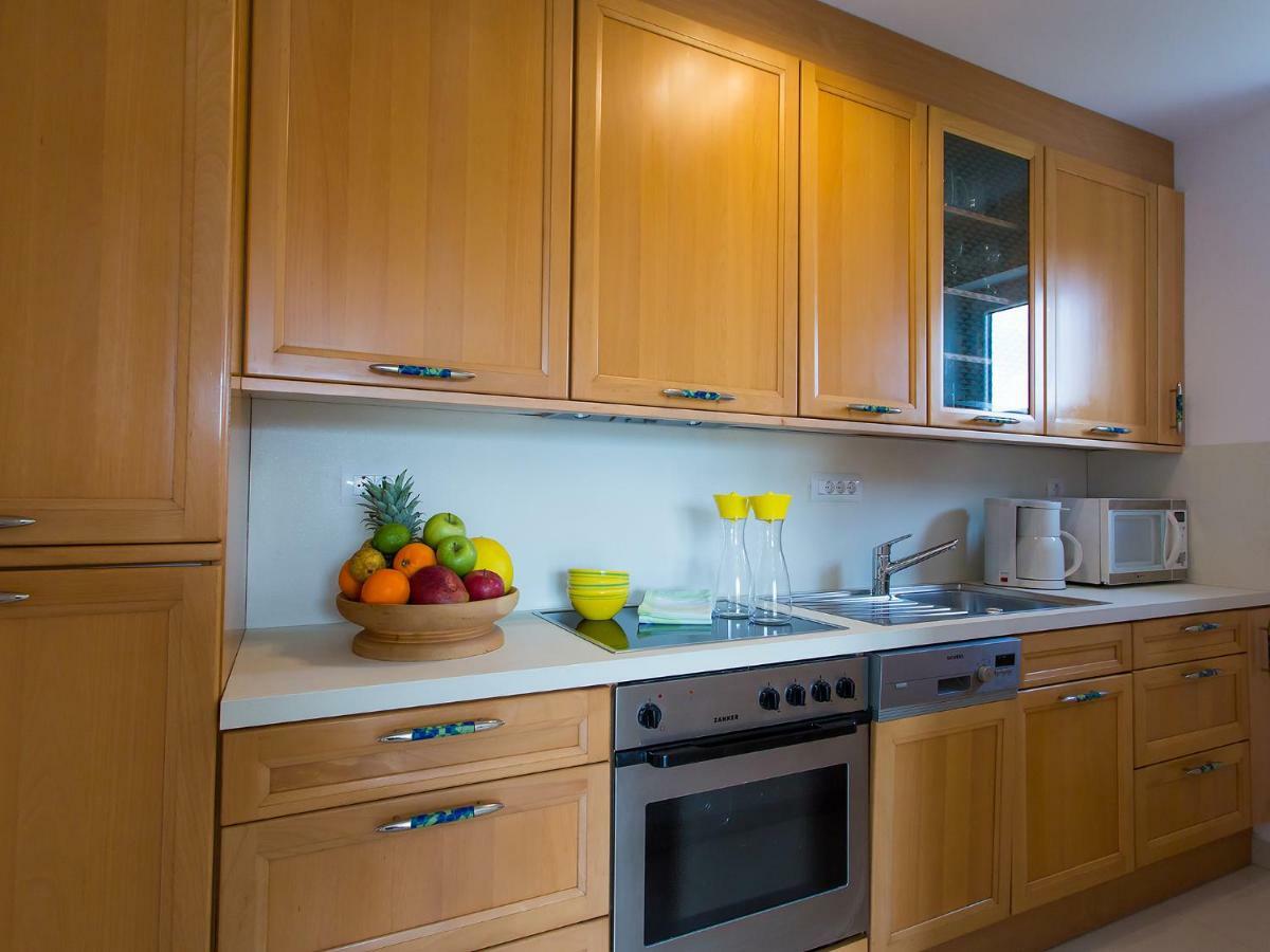 Apartment Maestral Porec Bagian luar foto