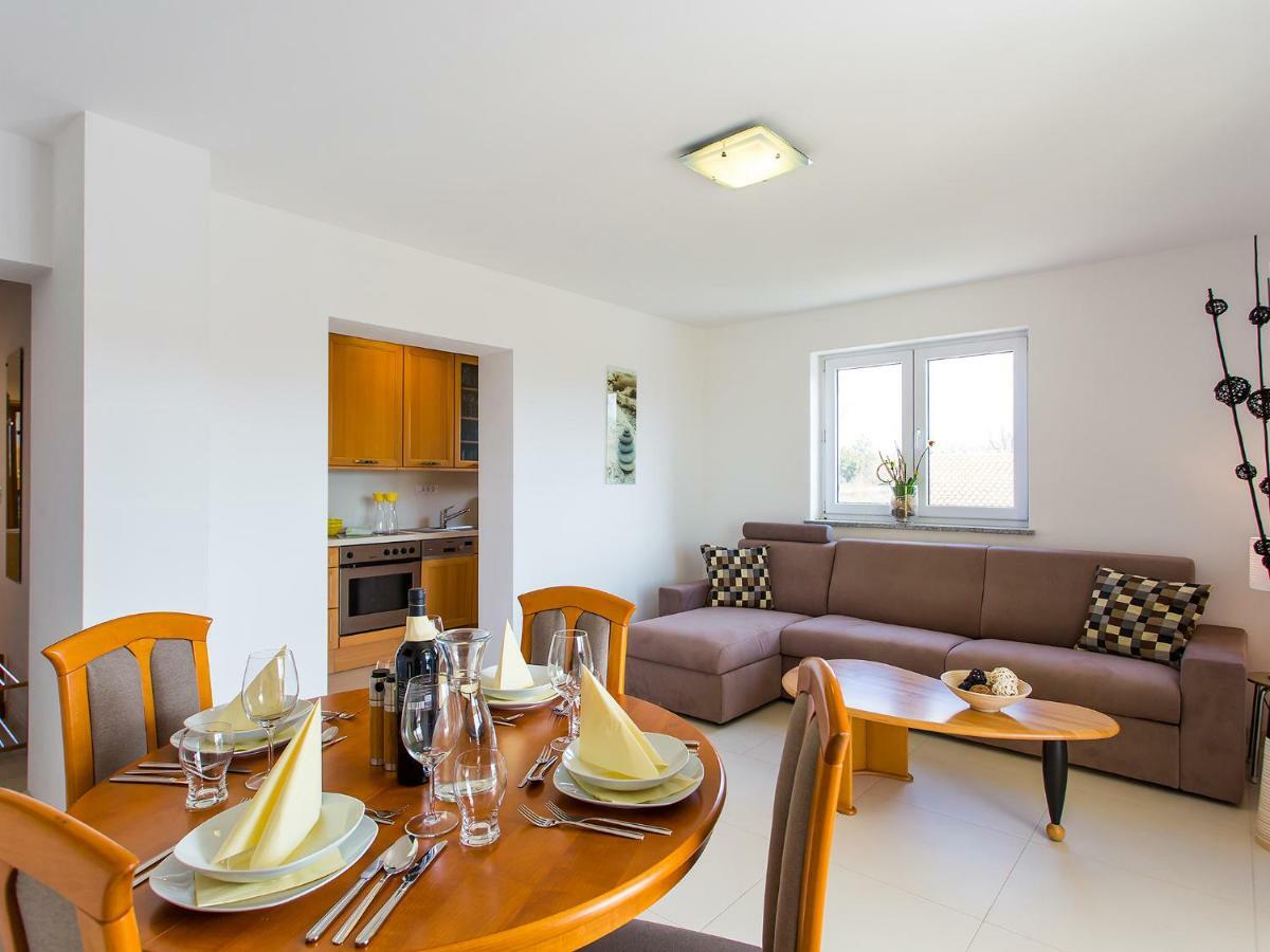 Apartment Maestral Porec Bagian luar foto