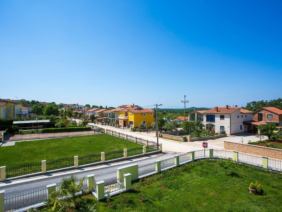 Apartment Maestral Porec Bagian luar foto